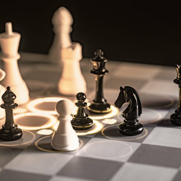 Die Caro-Kann Verteidigung im Schach: Eine detaillierte Analyse der Eröffnung und ihrer taktischen Nuancen